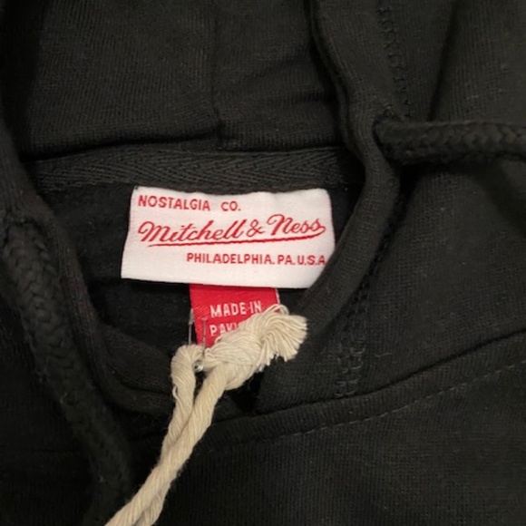 Mitchell & Ness Chicago Bulls iridescent Black Hoodie NWT - Picture 2 of 6